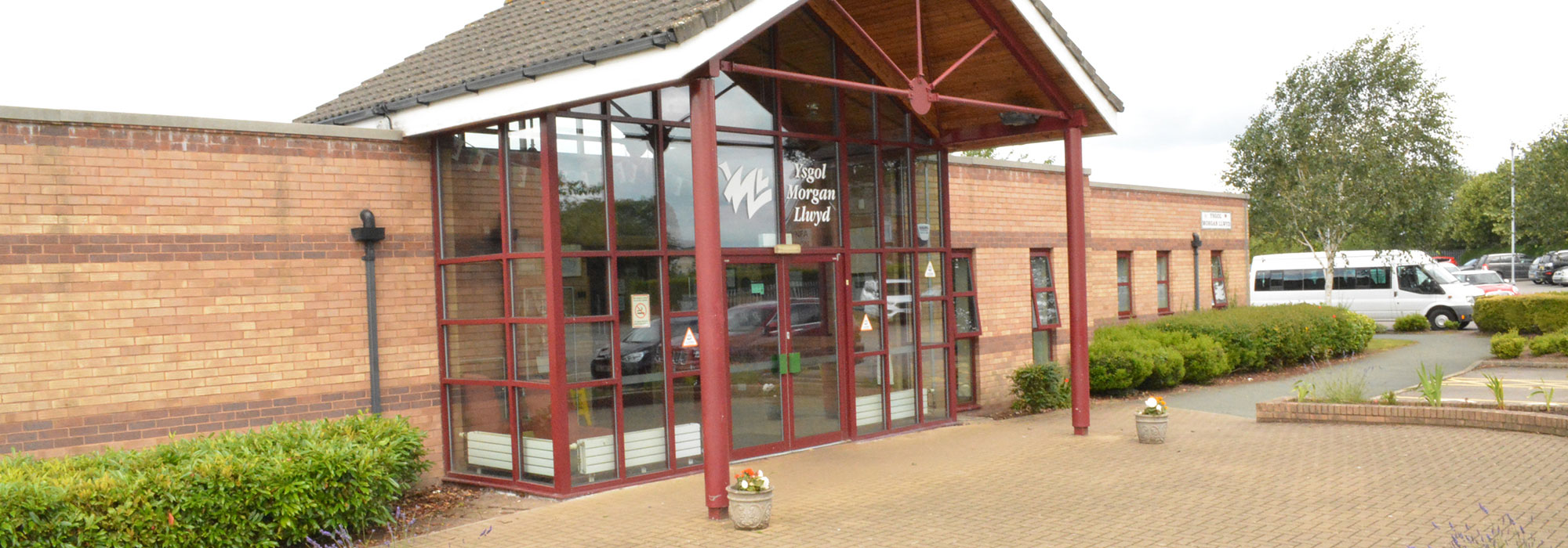 Pupils and facilities at Ysgol Morgan Llwyd in Wrexham